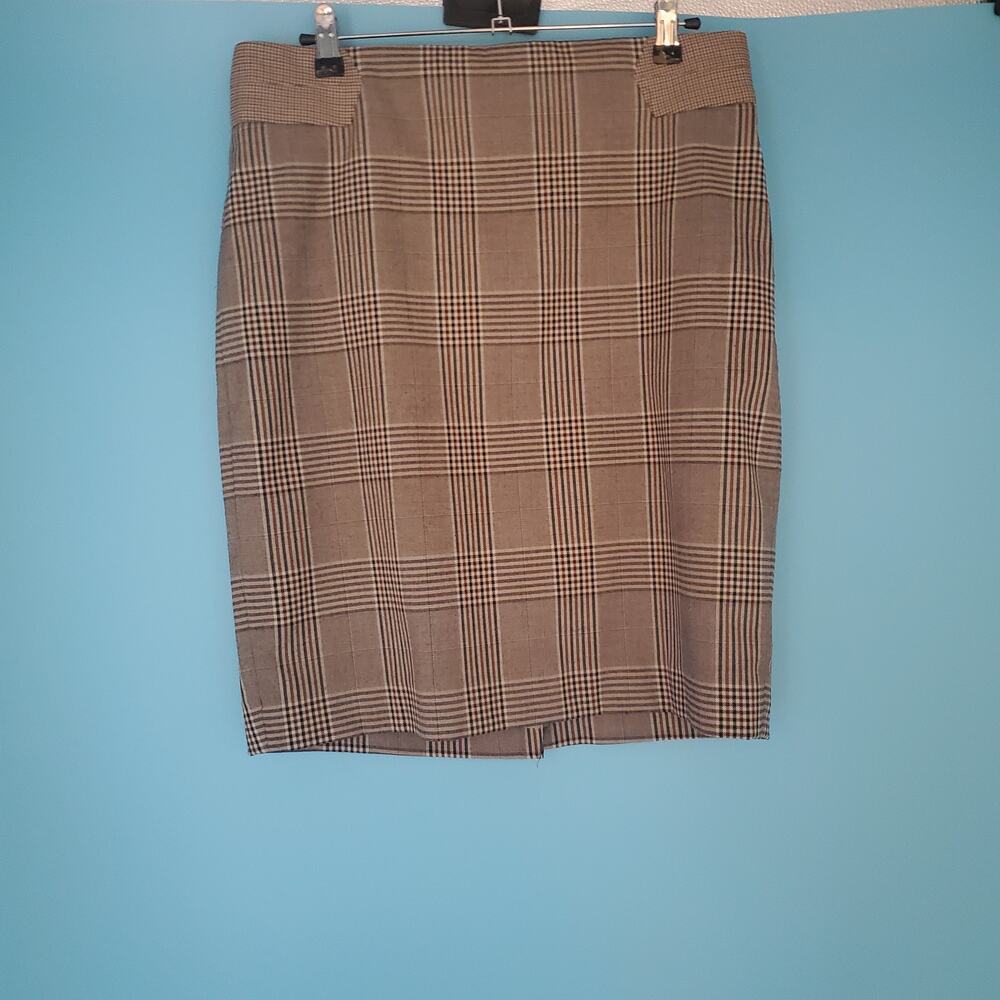 The Limited Skirt Size 10 Pencil Plaid Short